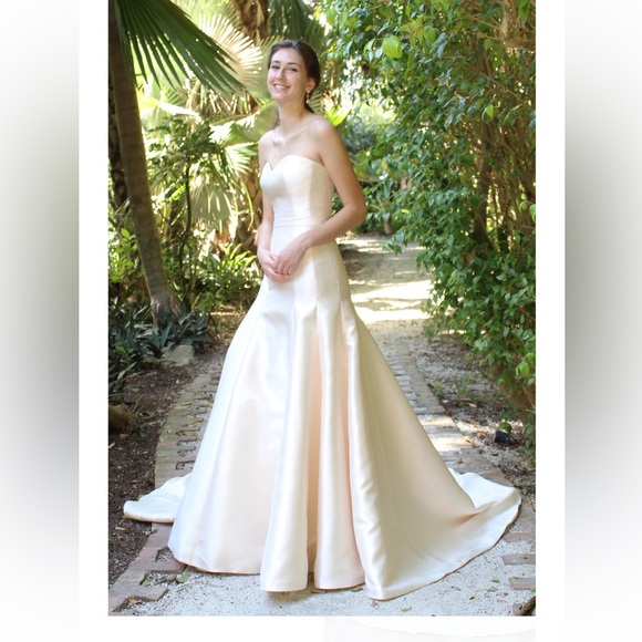 Augusta Jones Dresses & Skirts - Elegant White Strapless Wedding Dress